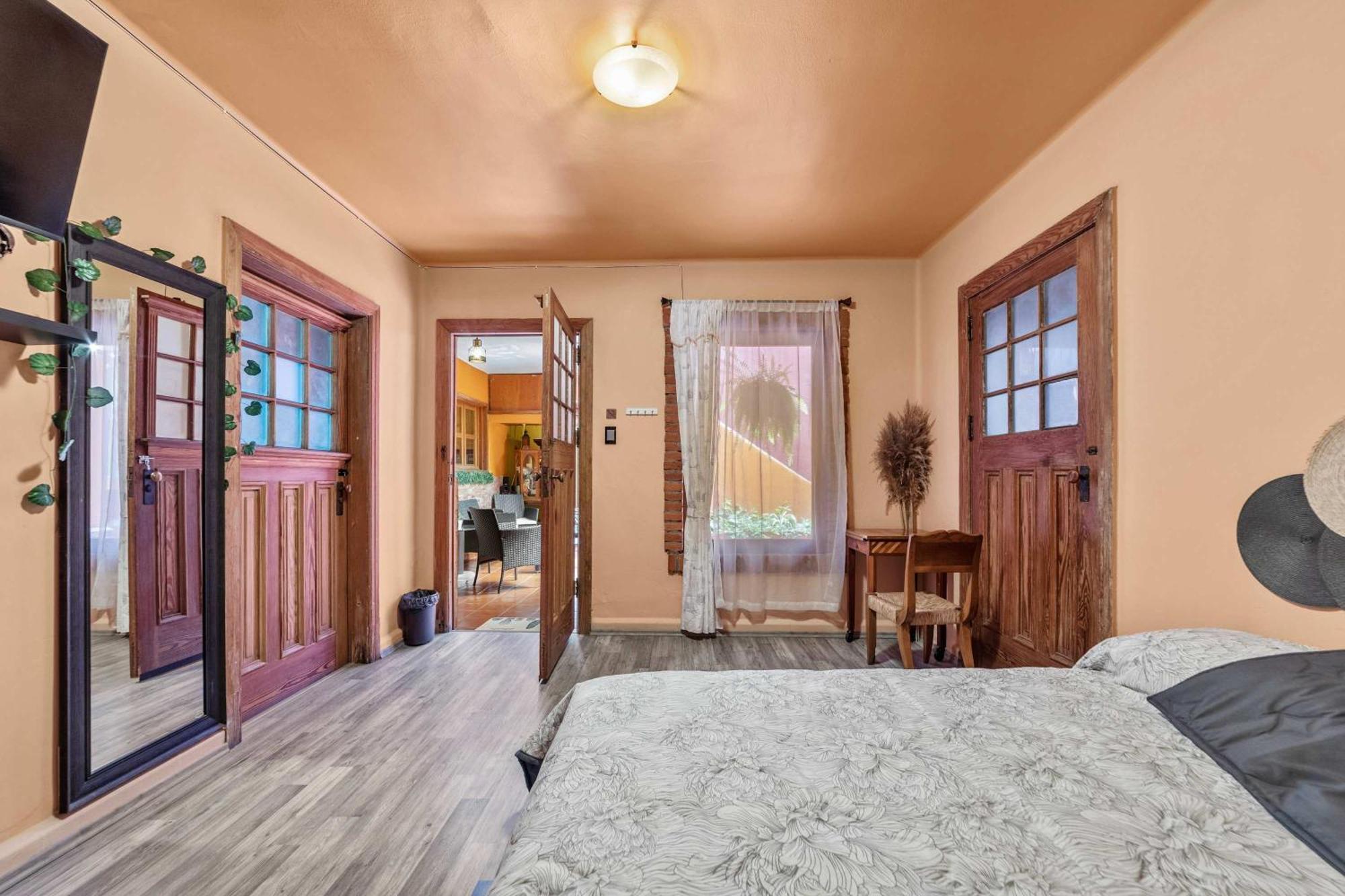 Charming 2-Bedroom Retreat In Lomas De Bezares 멕시코 시 외부 사진
